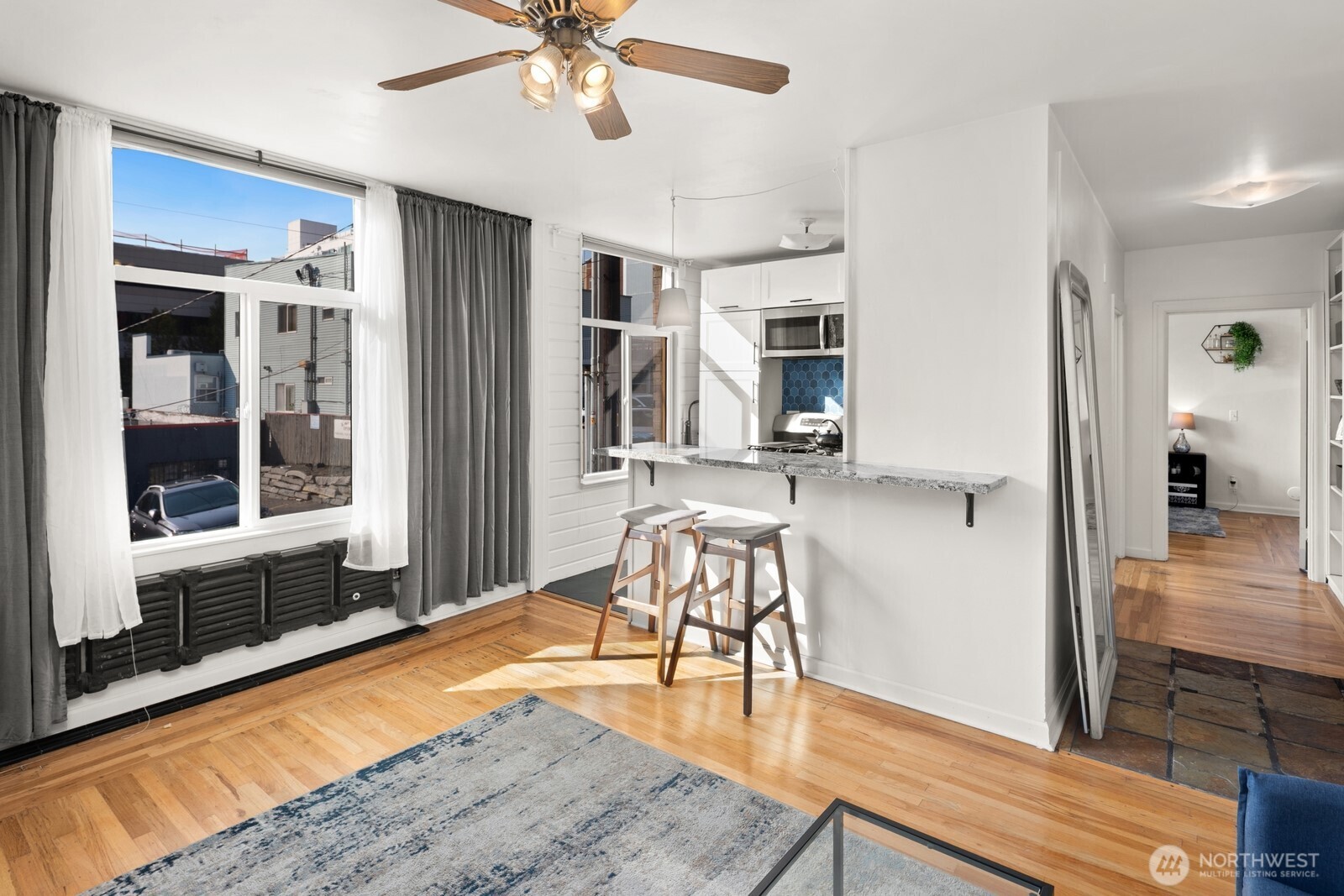 22 John Street, Unit 10 Seattle, WA 98109 - Photo 4 of 29