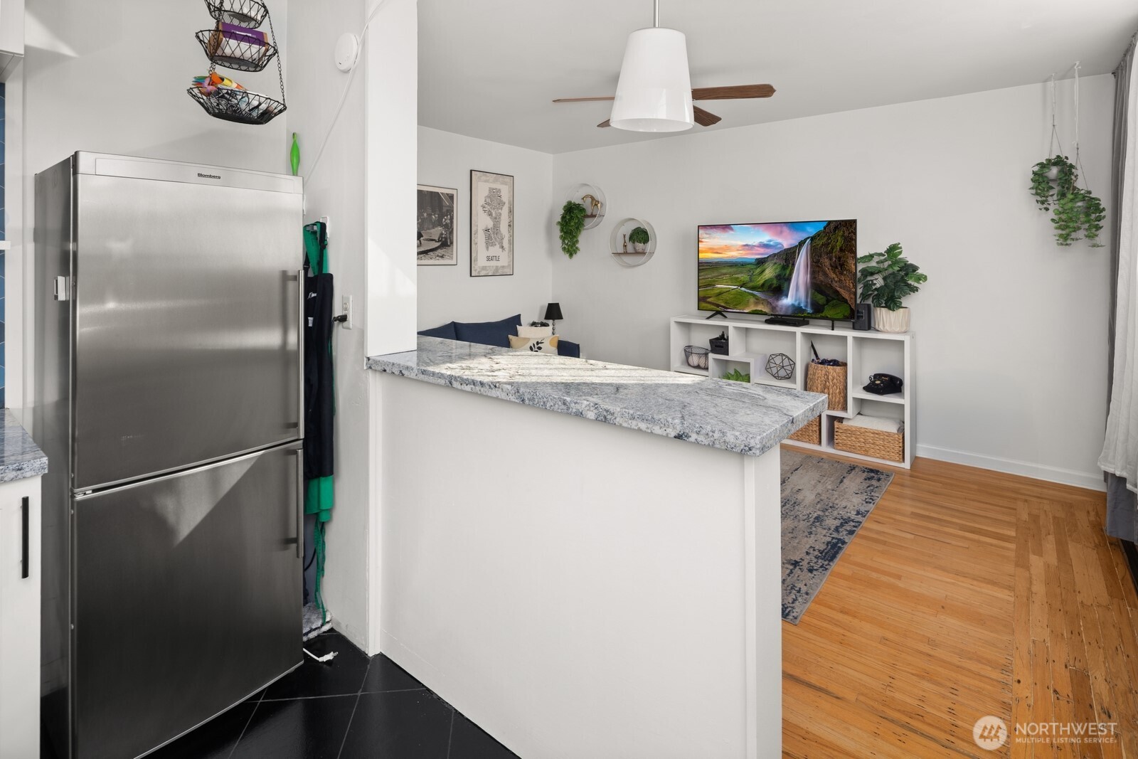 22 John Street, Unit 10 Seattle, WA 98109 - Photo 10 of 29