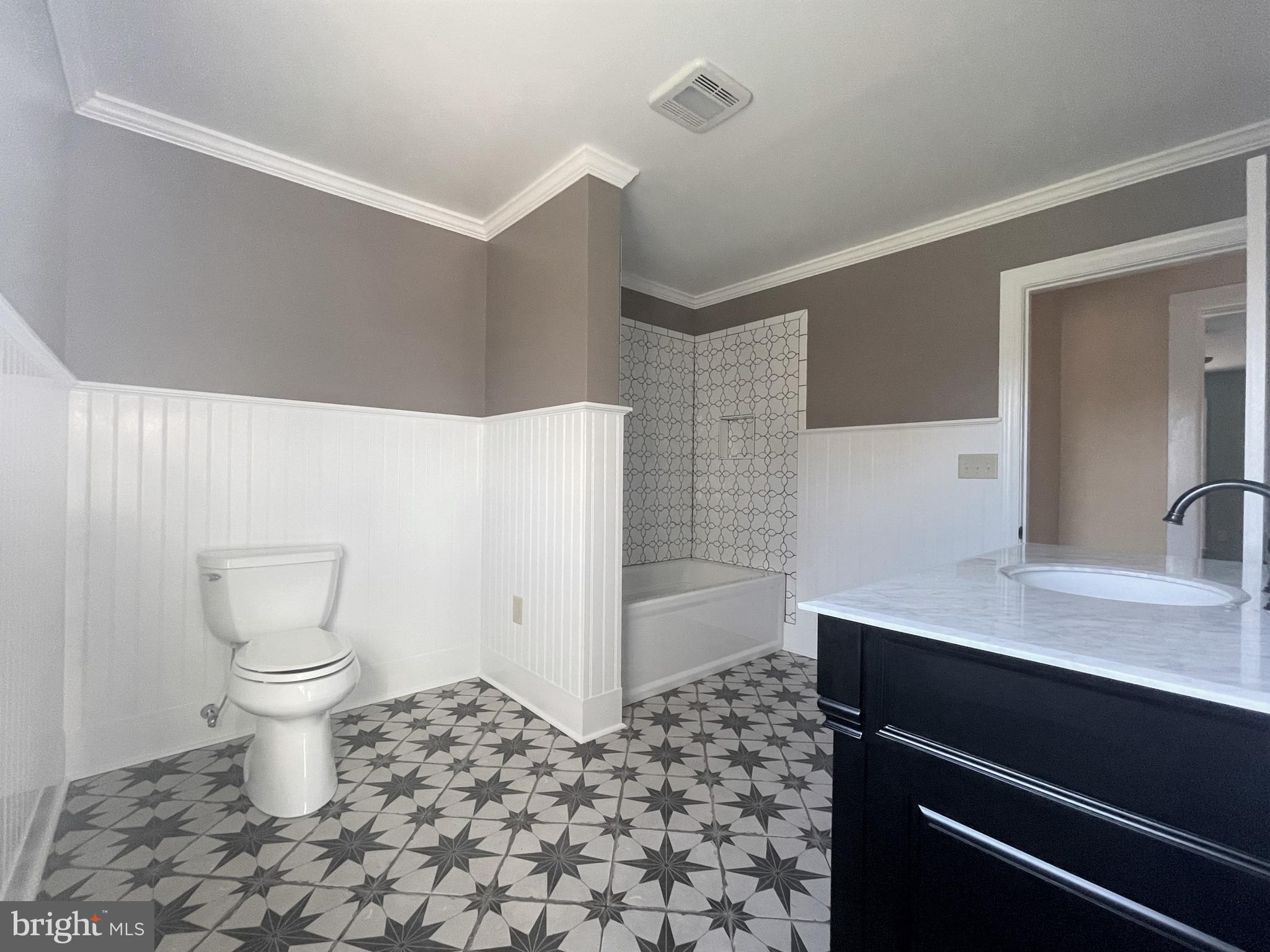 8 Caroline Avenue Ridgely, MD 21660 - Photo 22 of 32 2nd floor bathroom