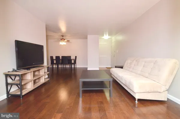 $2,200 | 561 Florida Avenue, Unit 103, Herndon, VA 20170