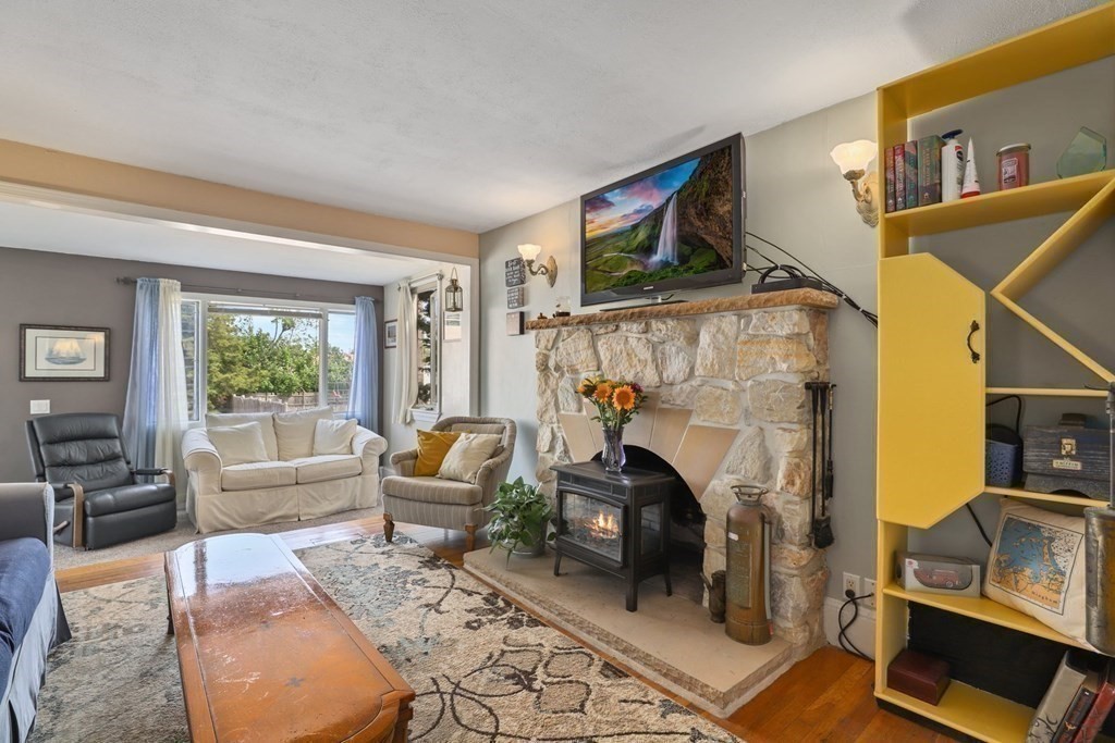 58 Guild Street Hull, MA 02045 - Photo 8 of 34 Gallery Image 8