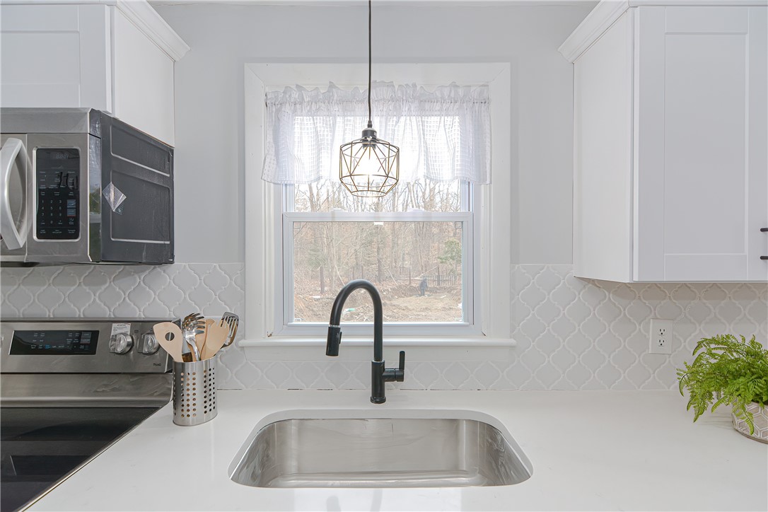 545 Tremont Street Rehoboth, MA 02769 - Photo 5 of 26
