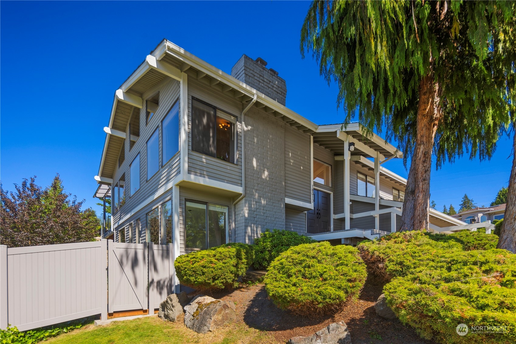 18017 Talbot Road Edmonds, WA 98026 - Photo 3 of 32 Gallery Image 3