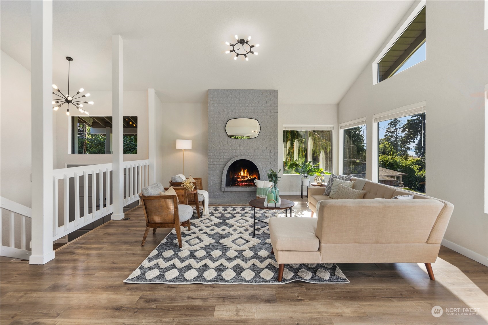 18017 Talbot Road Edmonds, WA 98026 - Photo 8 of 32 Gallery Image 8
