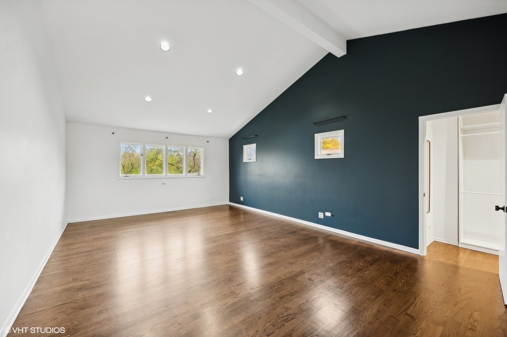 558 Sunset Lane Glencoe, IL 60022 - Photo 11 of 22 a view of an empty room with wooden floor