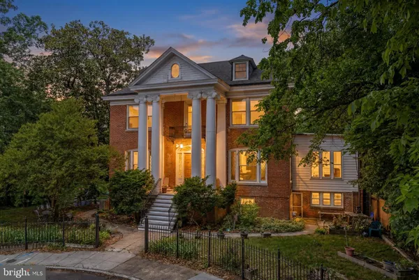 $2,825,000 | 3446 Oakwood Terrace Northwest, Washington, DC 20010