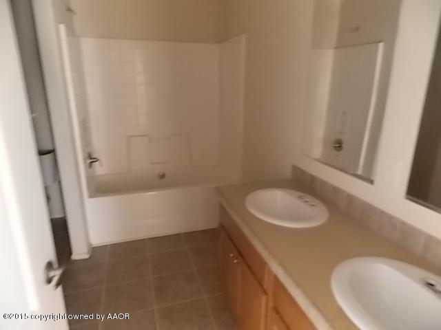 7145 White Buffalo Road Amarillo, TX 79124 - Photo 14 of 18 MAIN BATH