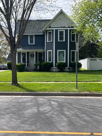 $1,090 | 309 1/2 North Main, Unit 309, Deerfield, WI 53531