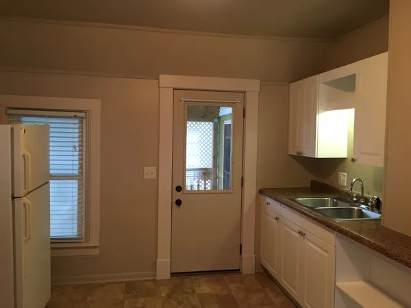 $1,090 | 309 1/2 North Main, Unit 309, Deerfield, WI 53531