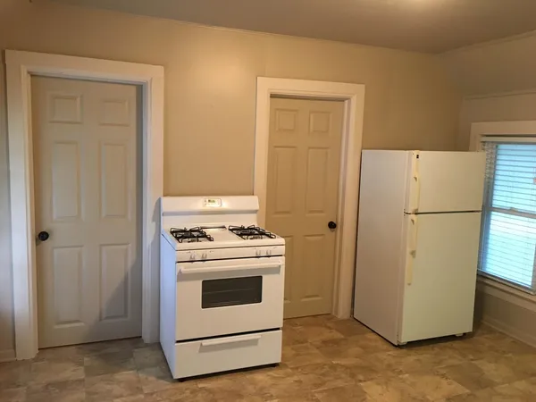 $1,090 | 309 1/2 North Main, Unit 309, Deerfield, WI 53531