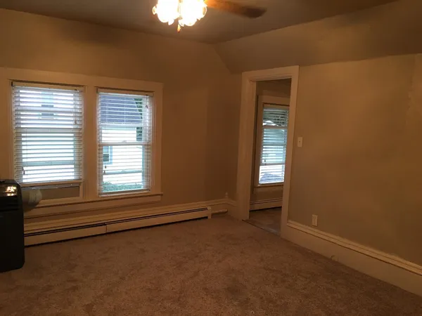 $1,090 | 309 1/2 North Main, Unit 309, Deerfield, WI 53531