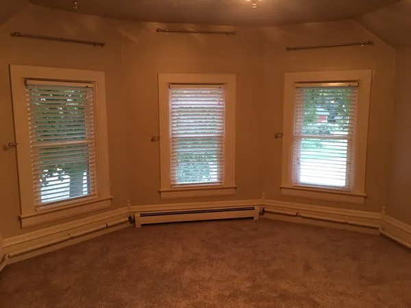 $1,090 | 309 1/2 North Main, Unit 309, Deerfield, WI 53531