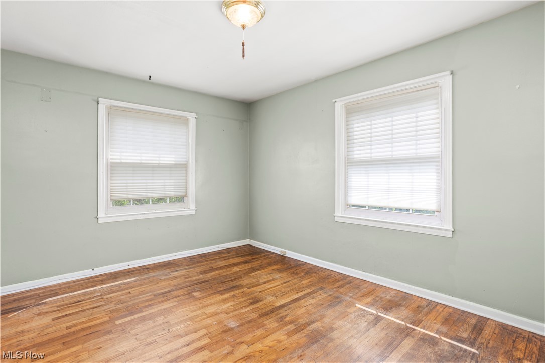 38650 Johnnycake Ridge Road Willoughby, OH 44094 - Photo 19 of 34 Corner room with a view