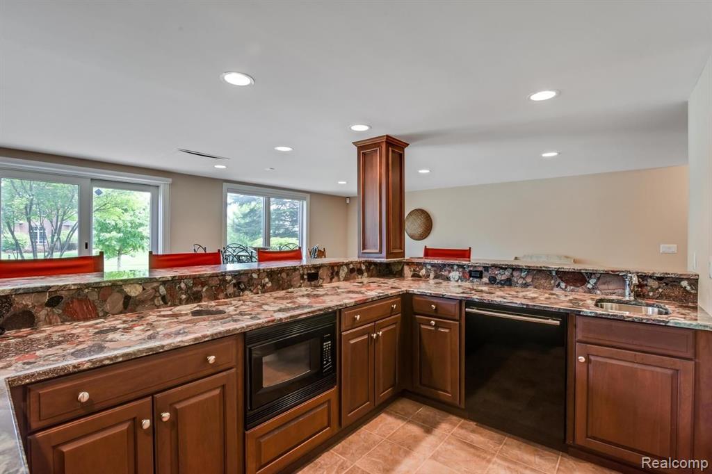 661 Langley Road Rochester Hills, MI 48309 - Photo 35 of 41