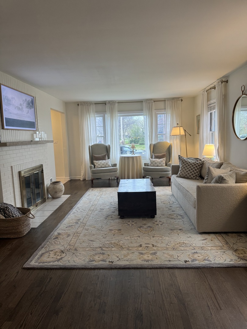 619 East Avenue Park Ridge, IL 60068 - Photo 2 of 5