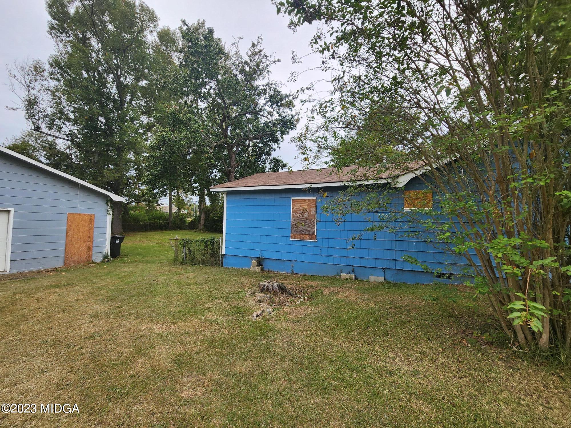 4521 Brookhaven Road Macon, GA 31206 - Photo 4 of 25 a view of a backyard
