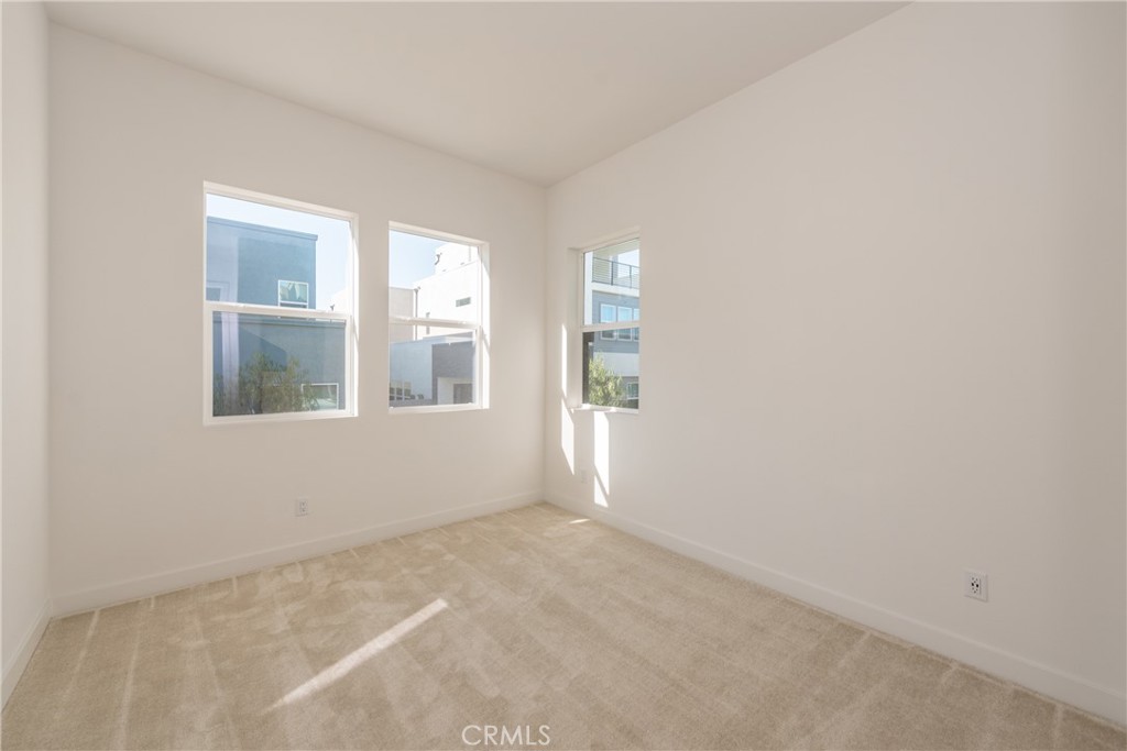 160 Sentosa Irvine, CA 92618 - Photo 12 of 29