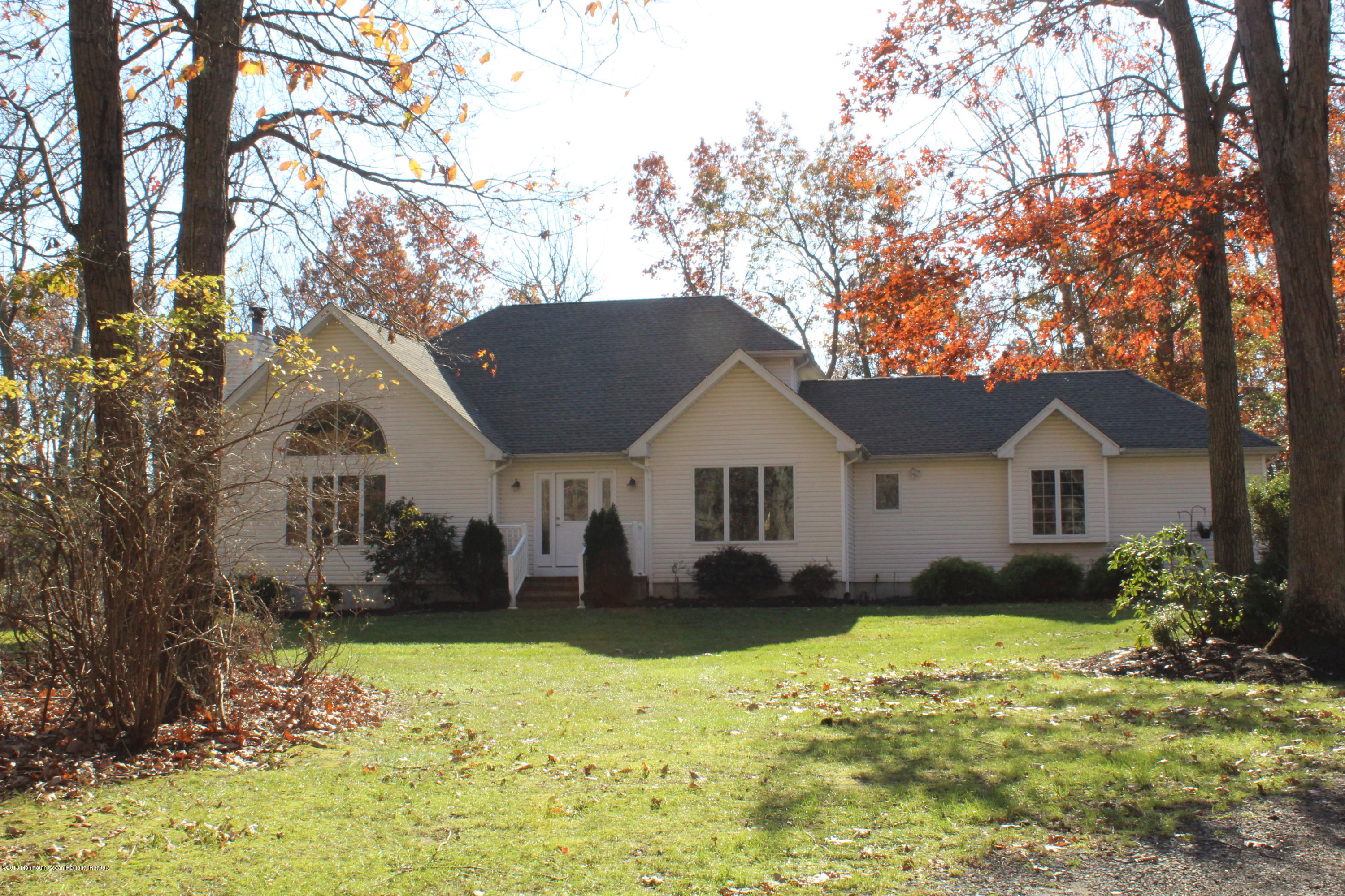 140 Hawkin Road New Egypt, NJ 08533 - Photo 3 of 40 IMG_1064