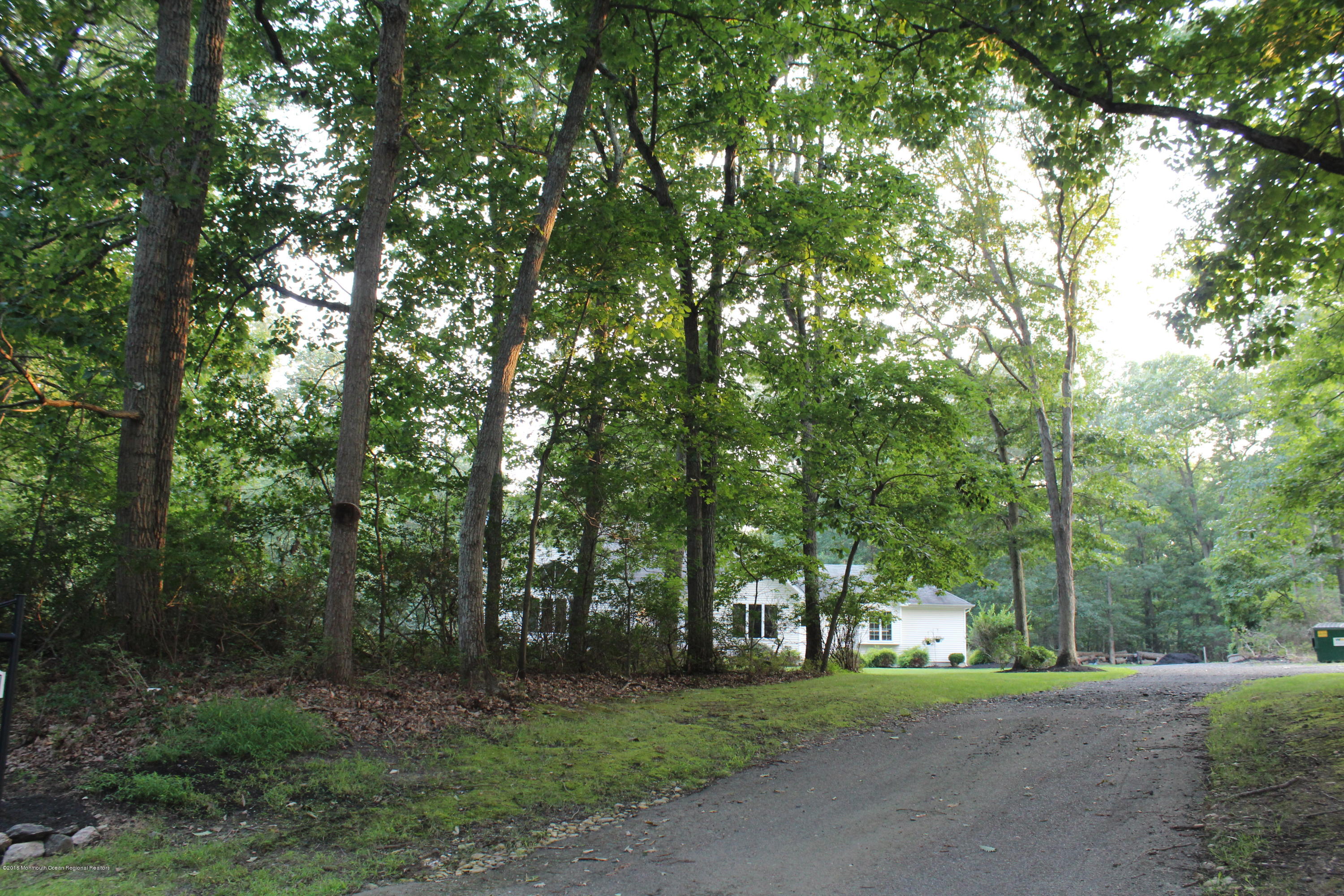140 Hawkin Road New Egypt, NJ 08533 - Photo 4 of 40 IMG_0582