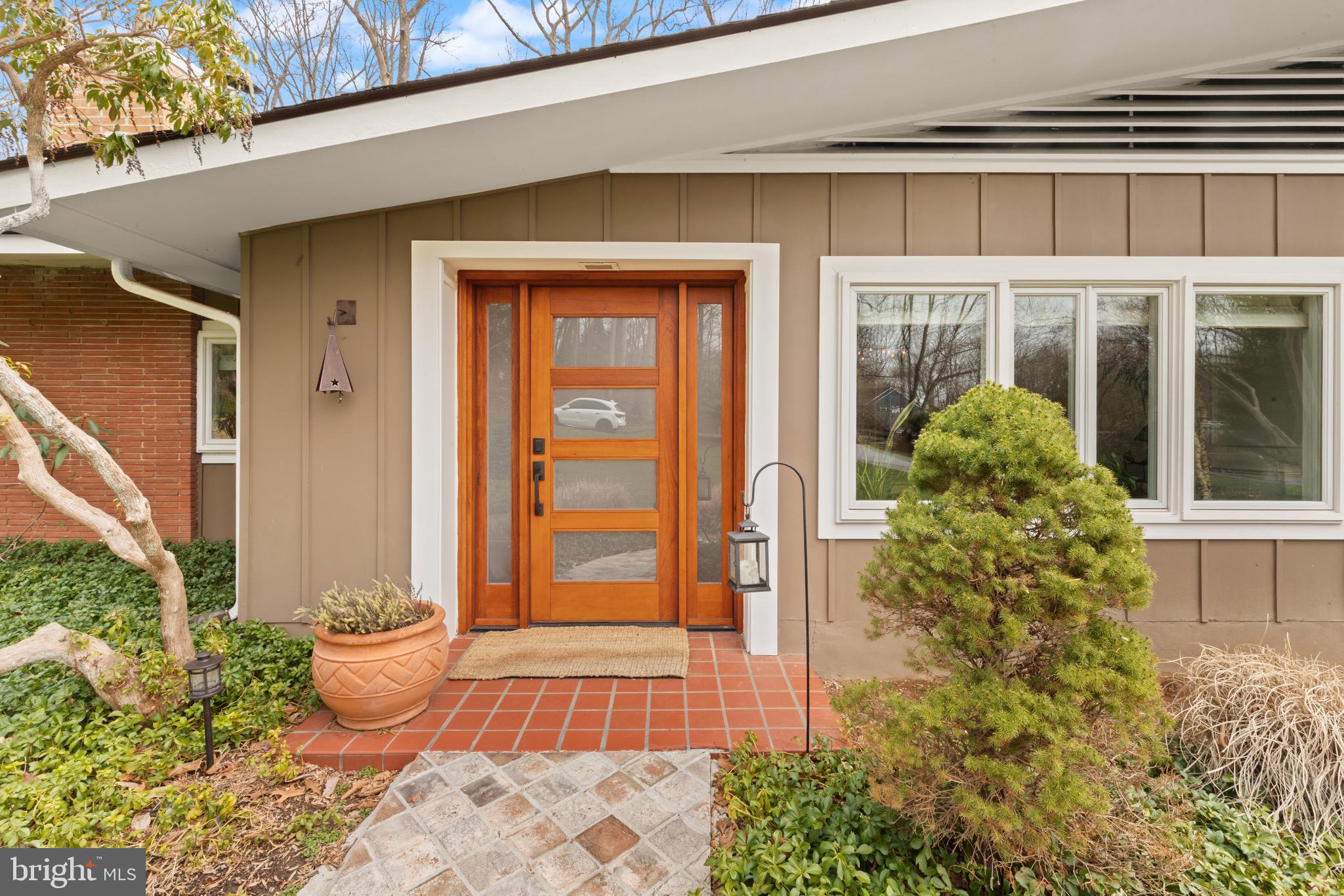 1403 Ellenglen Road Towson, MD 21286 - Photo 3 of 40 a front view of a house
