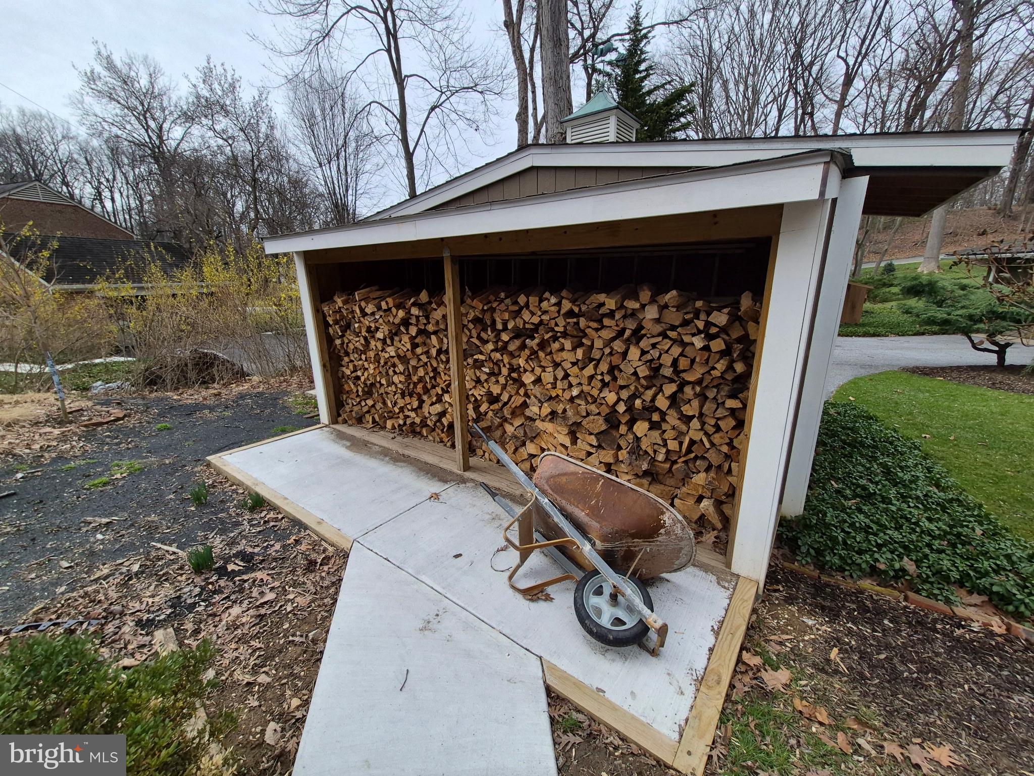 1403 Ellenglen Road Towson, MD 21286 - Photo 38 of 40 a view of outdoor space and deck