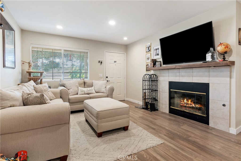 1195 Fitzgerald Road, Unit G Simi Valley, CA 93065 - Photo 4 of 26