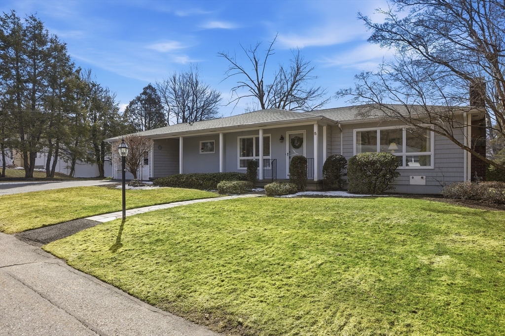 5 Cloverleaf Road Leominster, MA 01453 - Photo 1 of 33