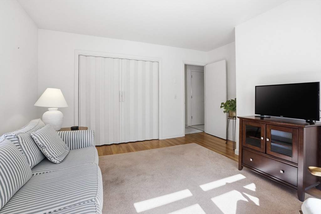 5 Cloverleaf Road Leominster, MA 01453 - Photo 16 of 33