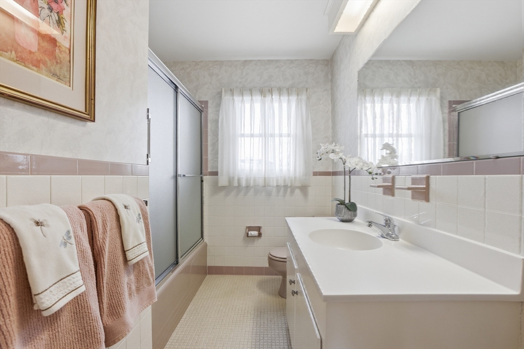 5 Cloverleaf Road Leominster, MA 01453 - Photo 22 of 33