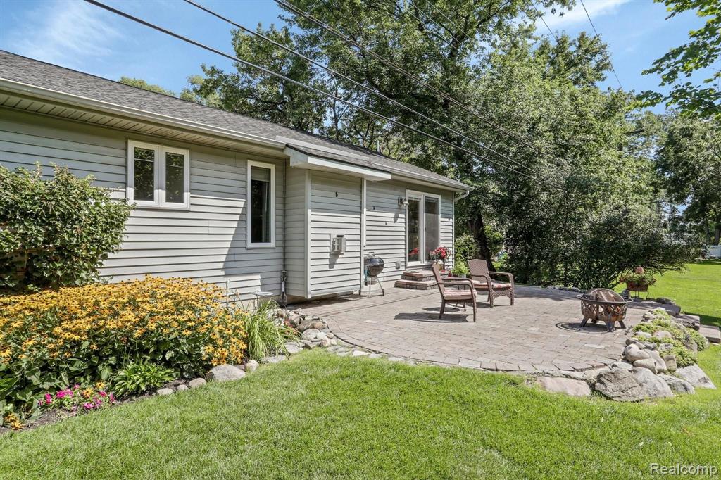 2926 Dearborn Avenue Rochester Hills, MI 48309 - Photo 19 of 29