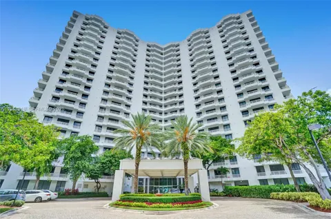 $309,000 | 3300 Northeast 192 Street, Unit 202, Aventura, FL 33180