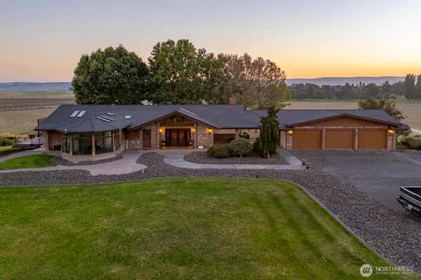 $999,990 | 2229 West Bench Road, Othello, WA 99344