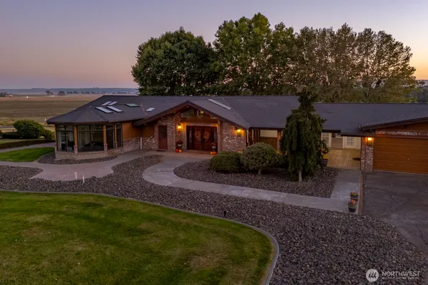 $999,990 | 2229 West Bench Road, Othello, WA 99344