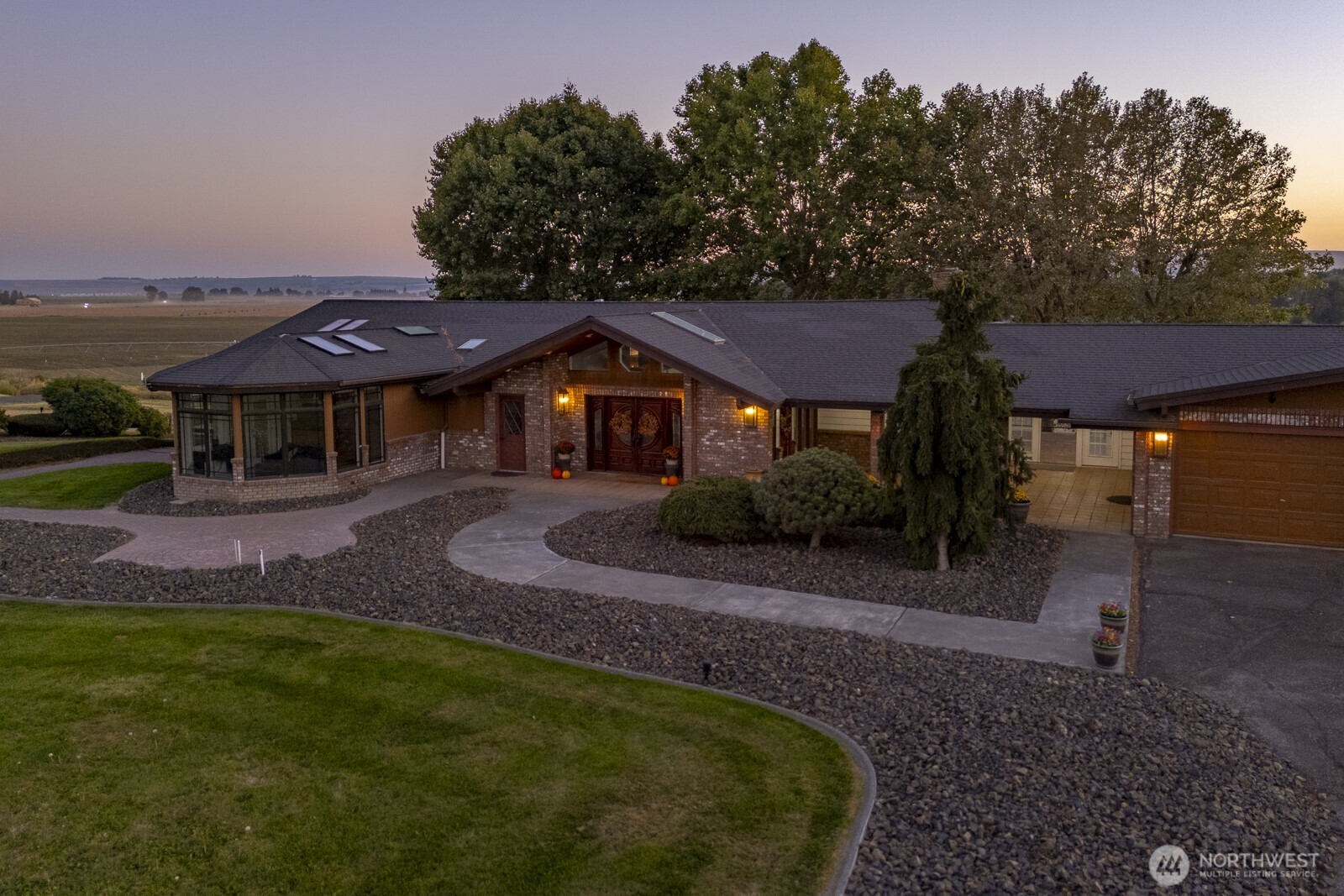 2229 West Bench Road Othello, WA 99344 - Photo 2 of 40