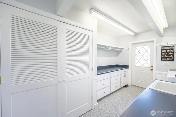 $999,990 | 2229 West Bench Road, Othello, WA 99344