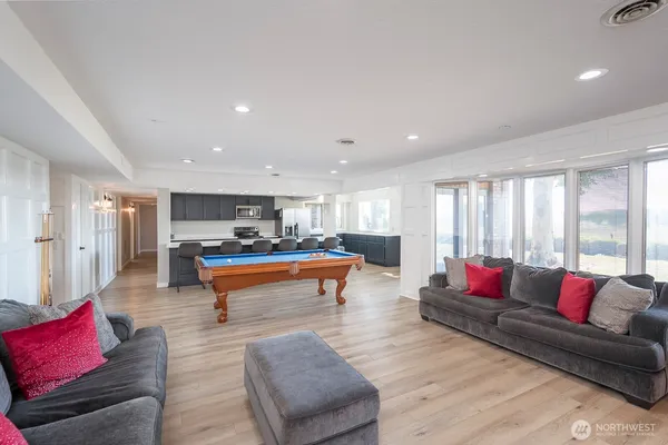 $999,990 | 2229 West Bench Road, Othello, WA 99344