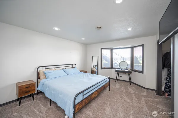 $999,990 | 2229 West Bench Road, Othello, WA 99344