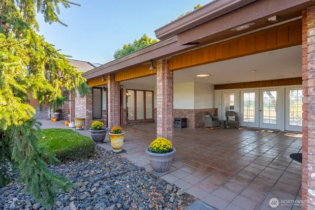 $1,149,999 | 2229 West Bench Road, Othello, WA 99344