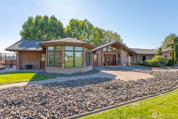 $999,990 | 2229 West Bench Road, Othello, WA 99344