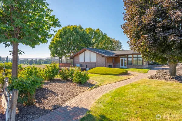 $999,990 | 2229 West Bench Road, Othello, WA 99344