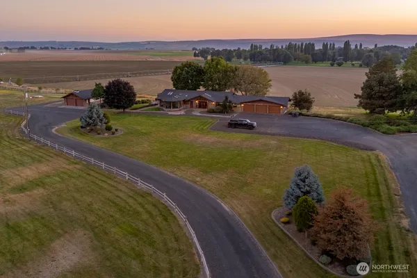 $999,990 | 2229 West Bench Road, Othello, WA 99344