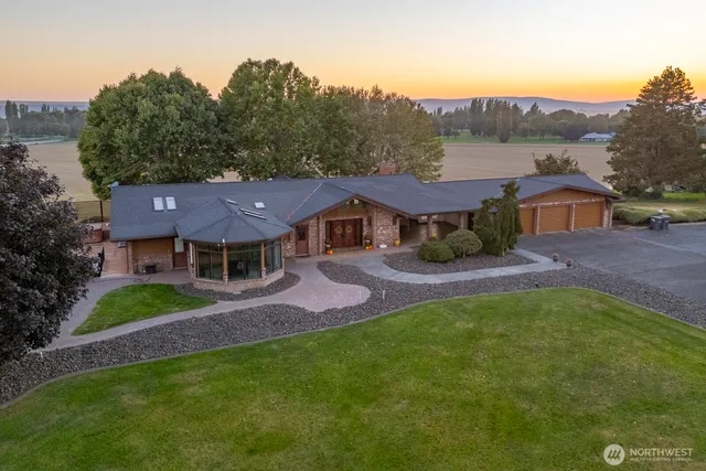 $1,149,999 | 2229 West Bench Road, Othello, WA 99344