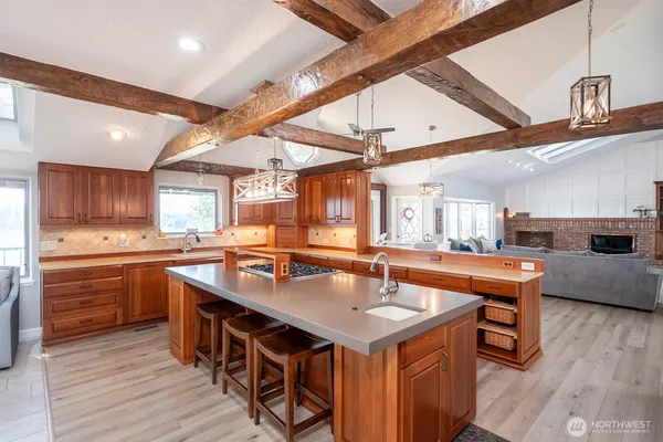 $999,990 | 2229 West Bench Road, Othello, WA 99344