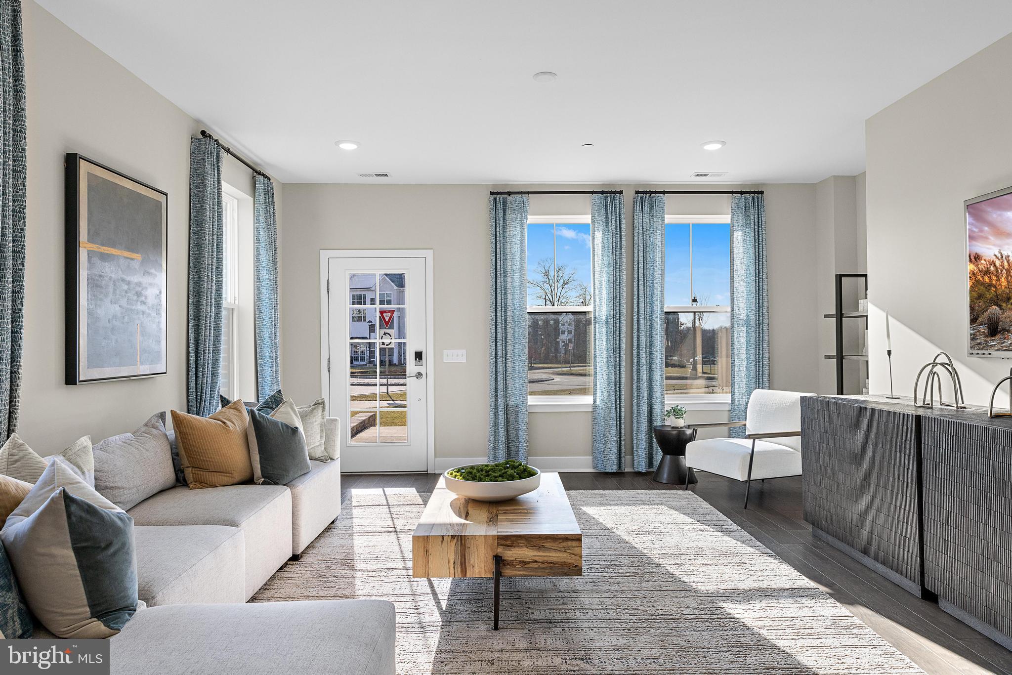 152 Leona Stewart Lane Pennington, NJ 08534 - Photo 4 of 27