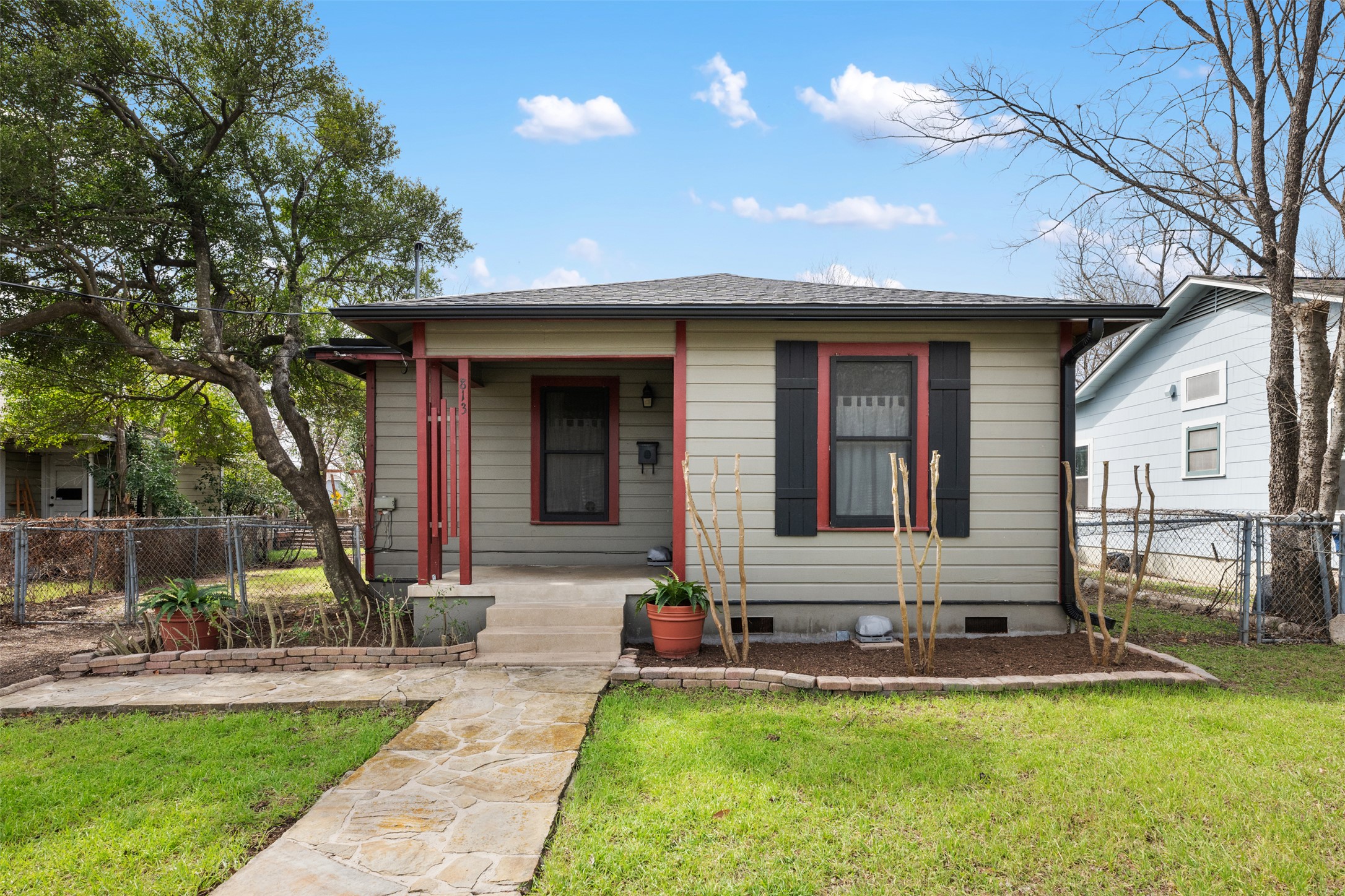 a front view of house with yard