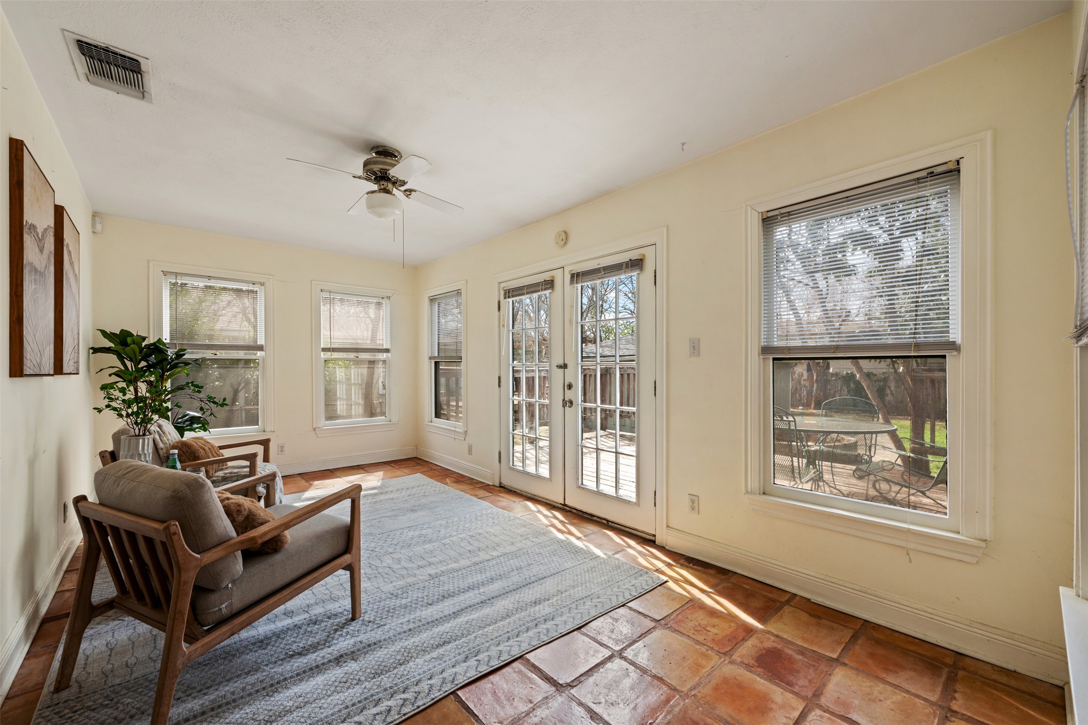 813 East 48th Street Austin, TX 78751 - Photo 19 of 37 a living room with furniture and wooden floor