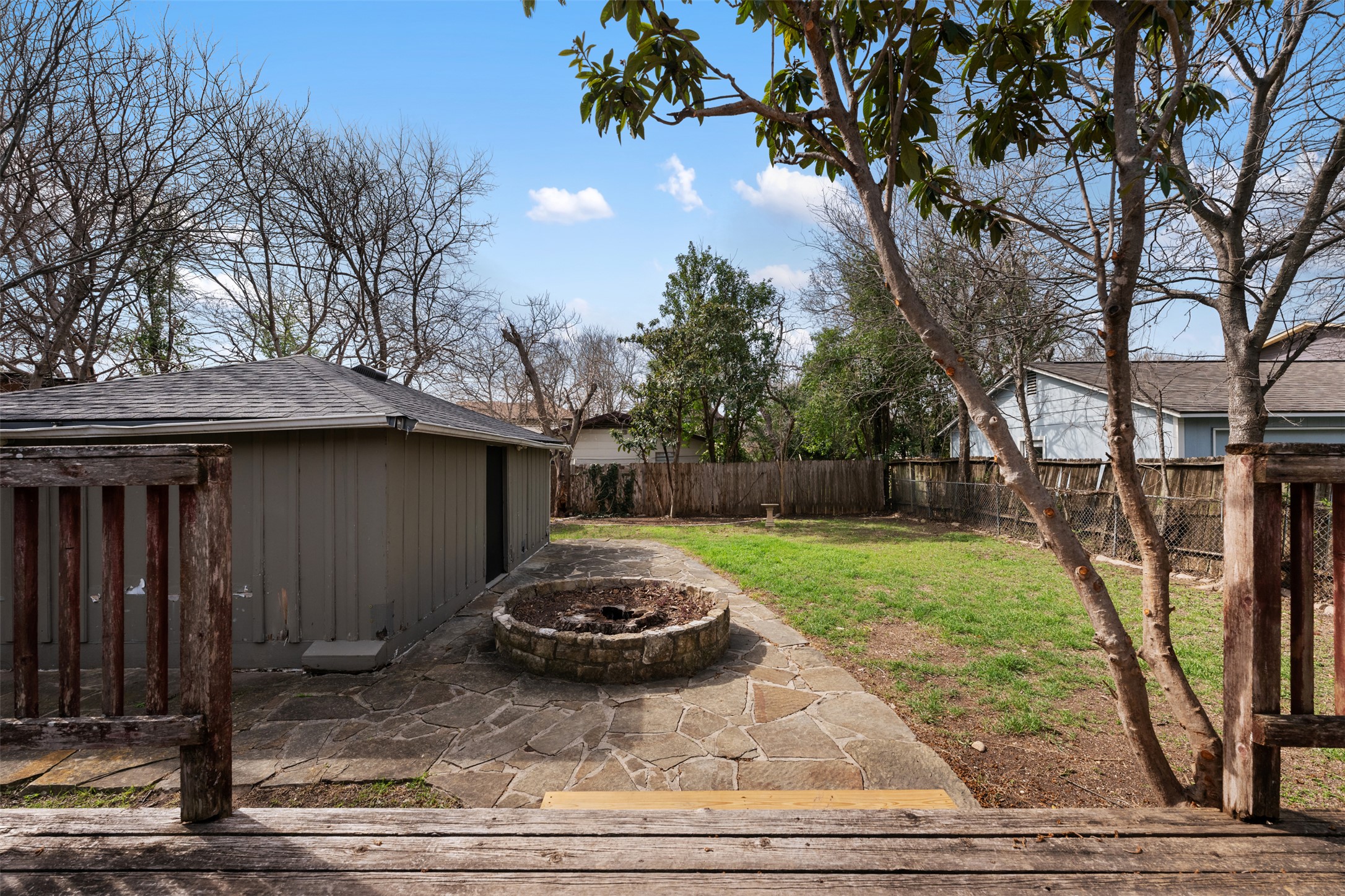 813 East 48th Street Austin, TX 78751 - Photo 27 of 37 a view of a back yard of the house