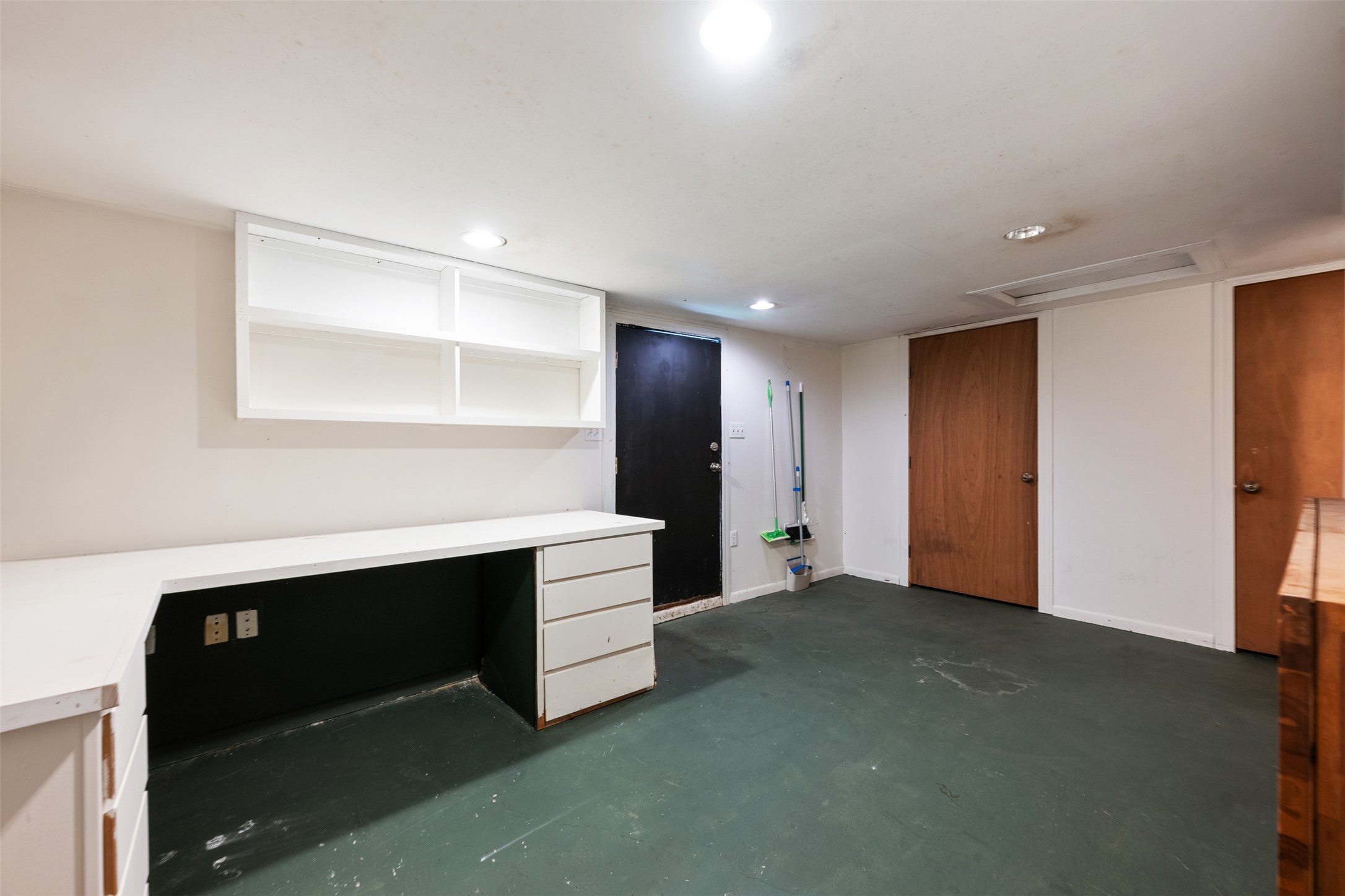 813 East 48th Street Austin, TX 78751 - Photo 35 of 37 a view of room with window
