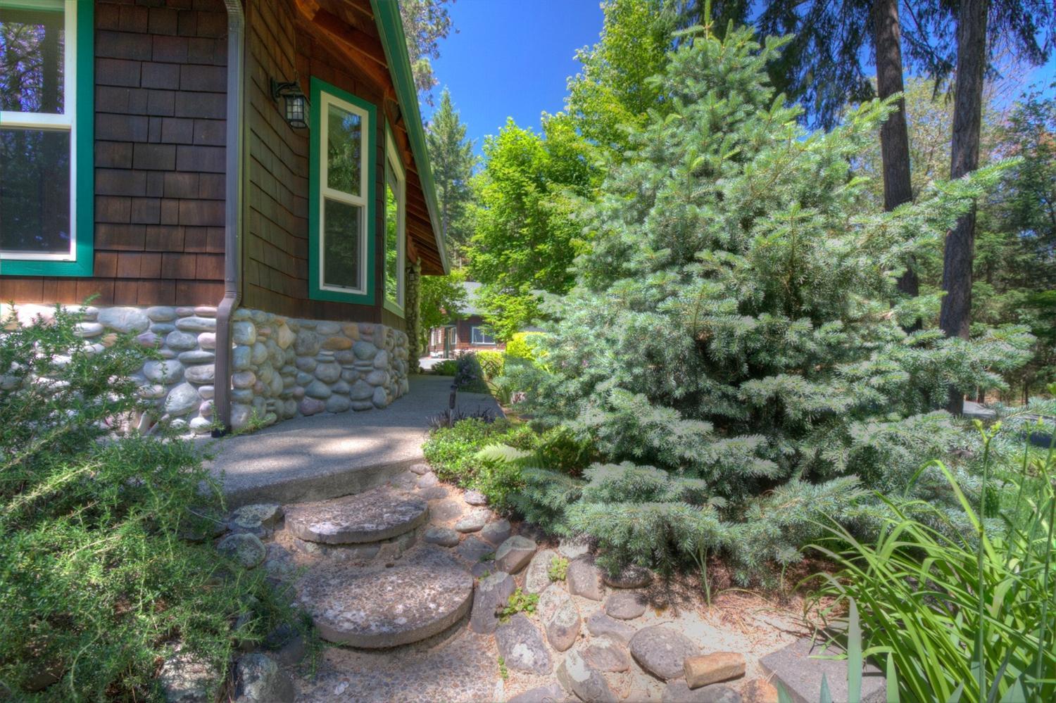 195 Stewart Road Grants Pass, OR 97526 - Photo 3 of 25 Additional Photo