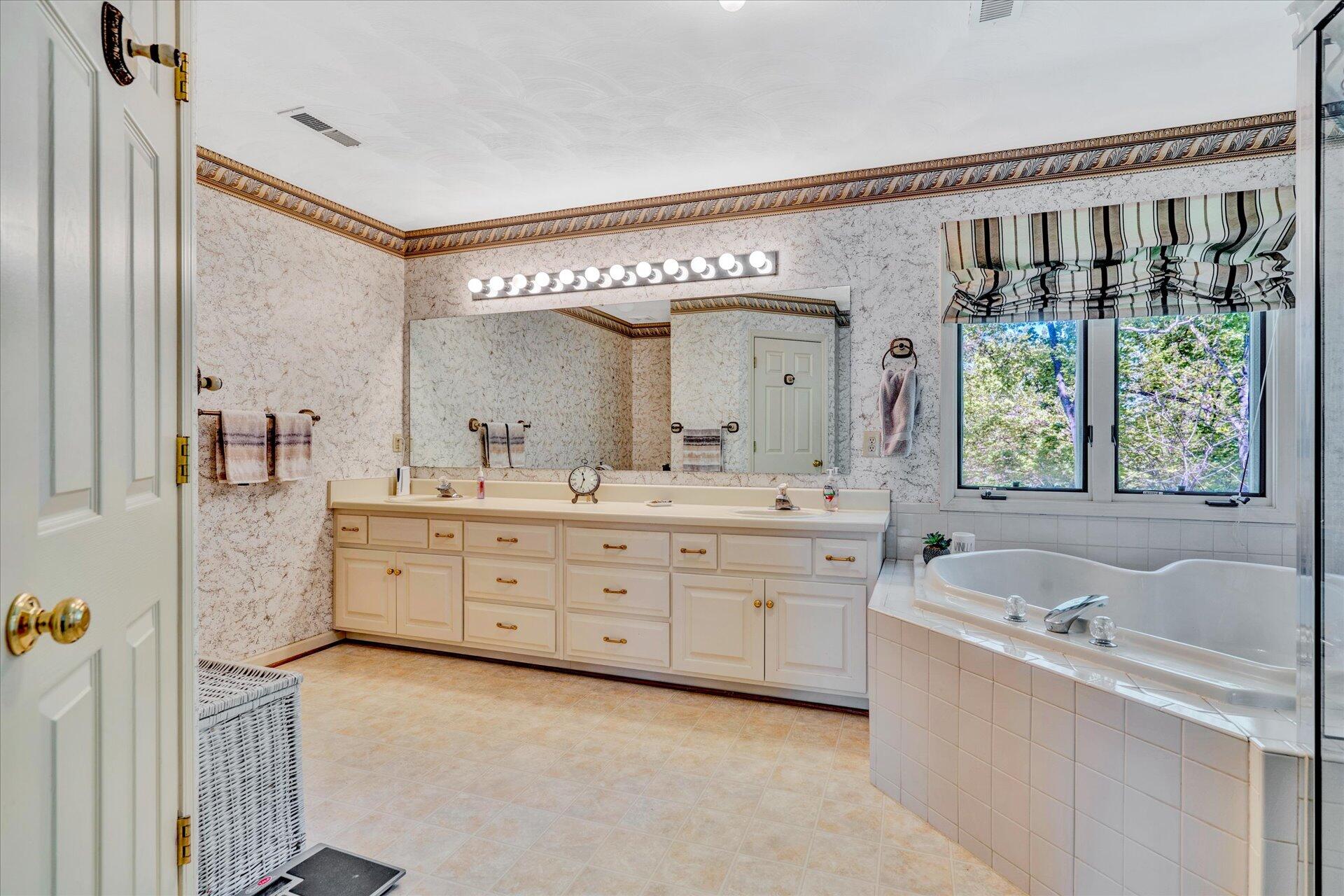 1801 Millbridge Road Salem, VA 24153 - Photo 26 of 43 23-DSC0165